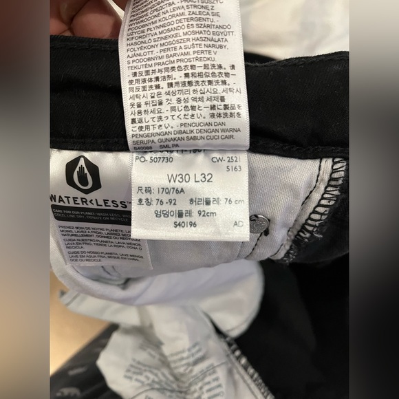 Levi’s Black Jeans - Picture 5 of 5